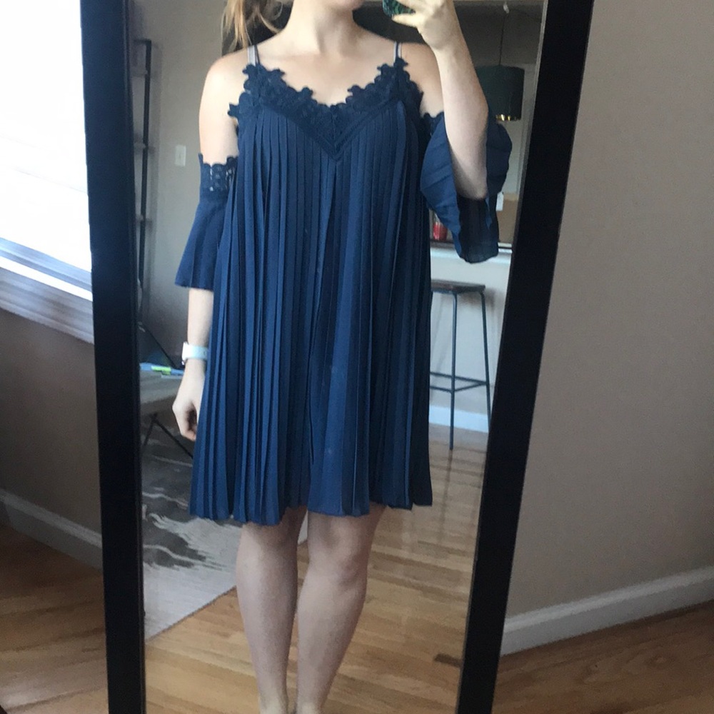 Lulus’s navy blue lace dress size medium M